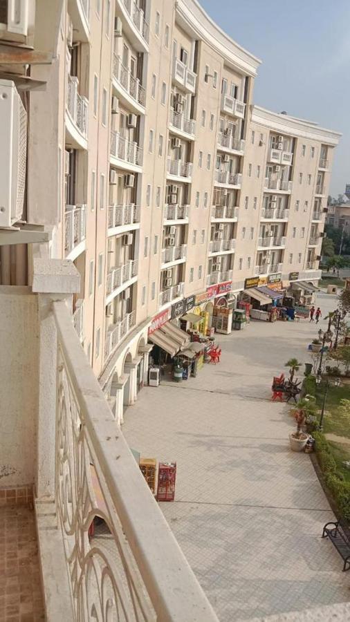 Omaxe Krishna Luxury Apartment *